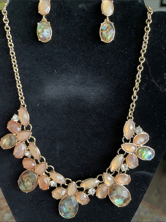 Unk Jewelry - Gold-Tone Necklace & Earring Set with Peach Stones and Abalone Accents